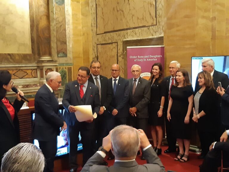 cerimonia consegna charter
